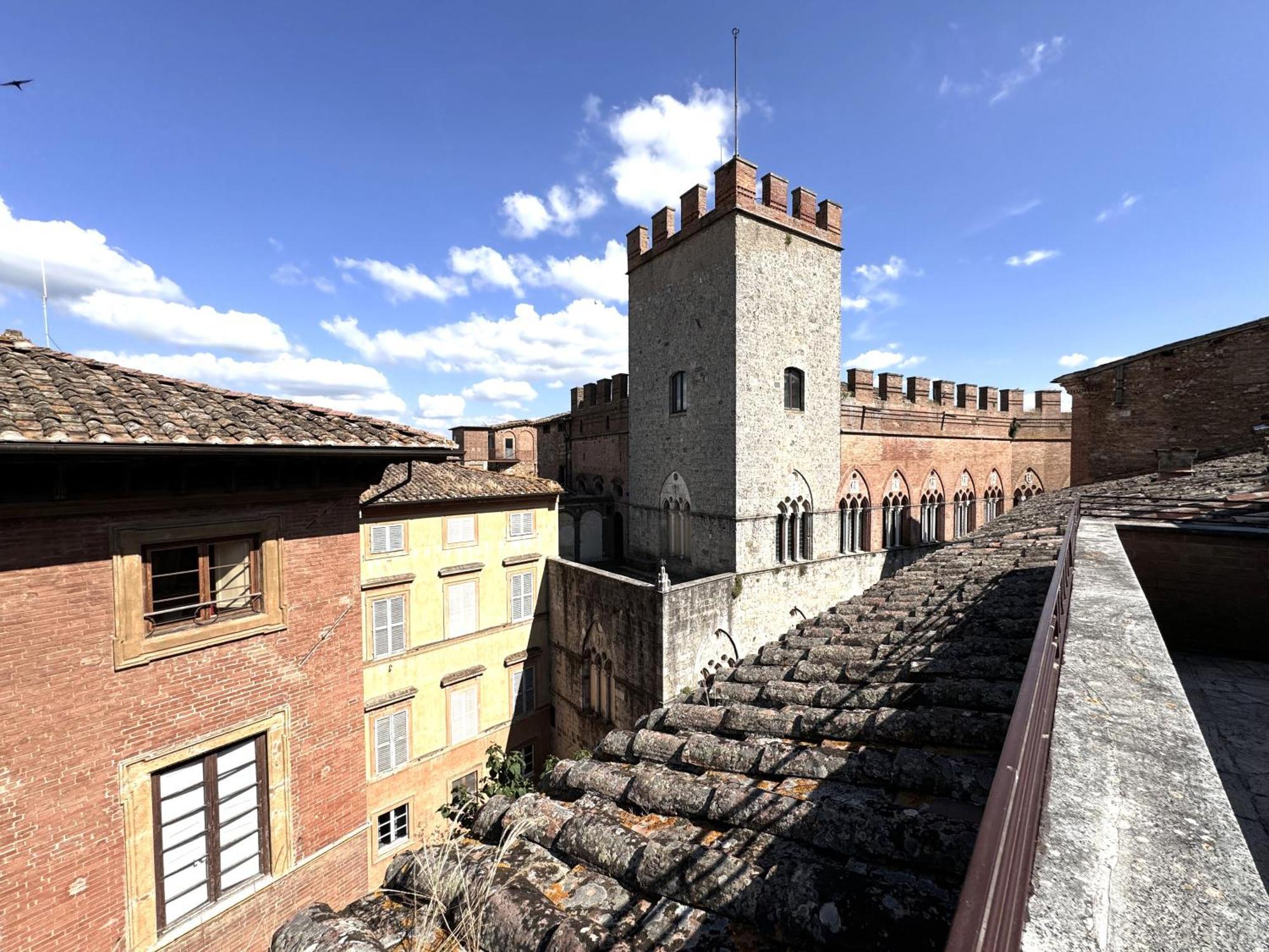 Via Del Poggio With A Big Terrace *
