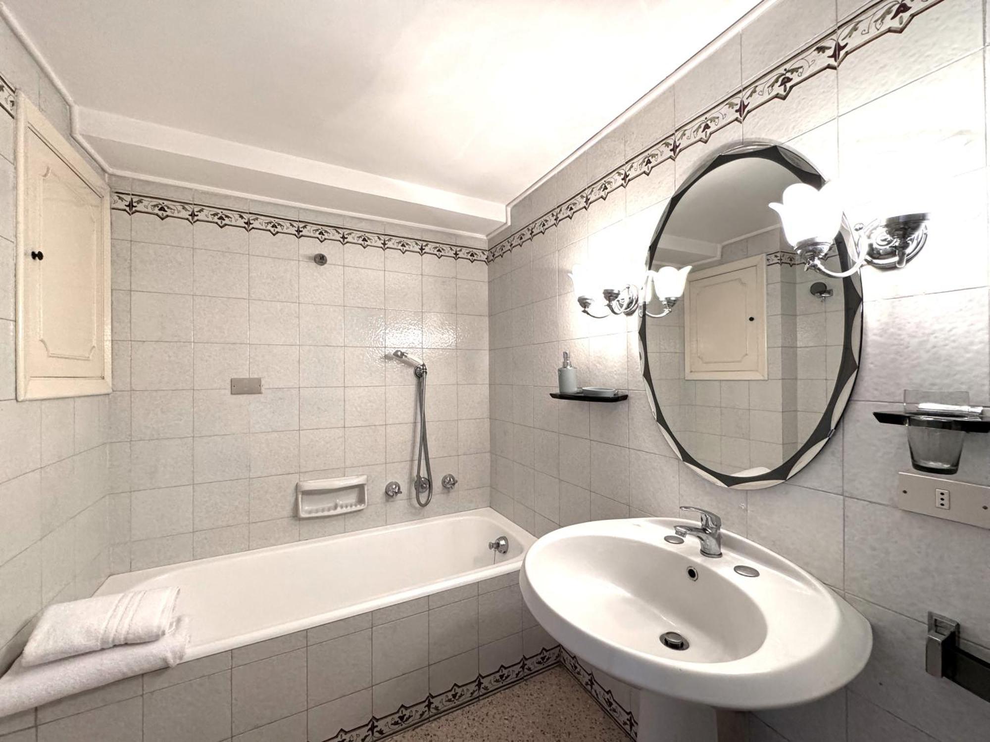 Apartment Via Del Poggio With A Big Terrace *