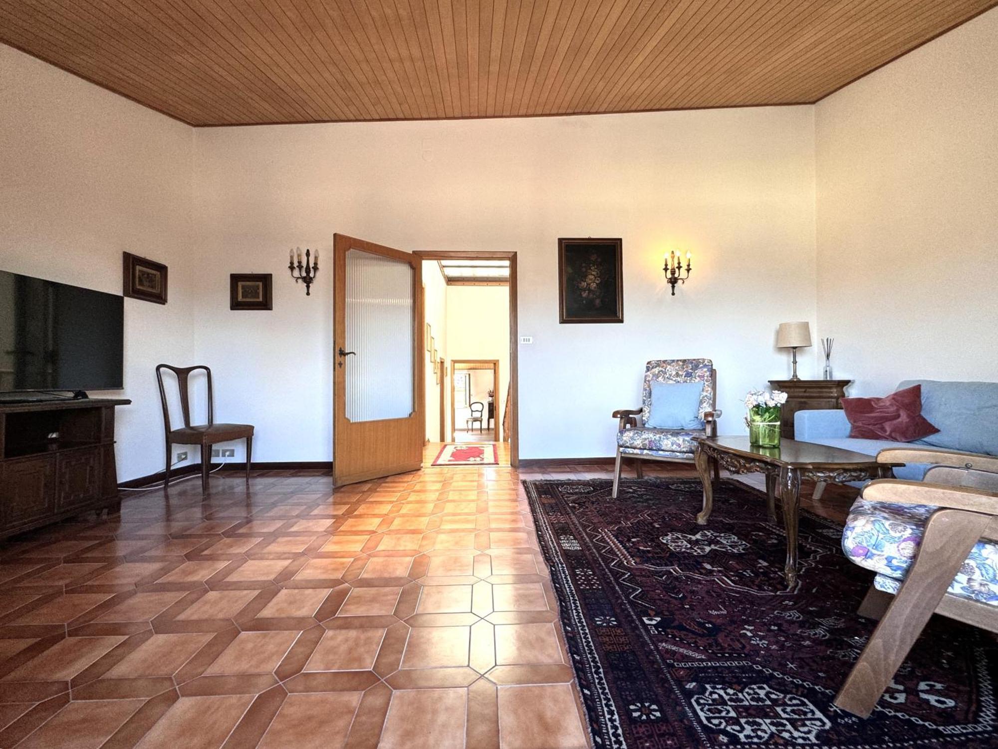 Apartment Via Del Poggio With A Big Terrace