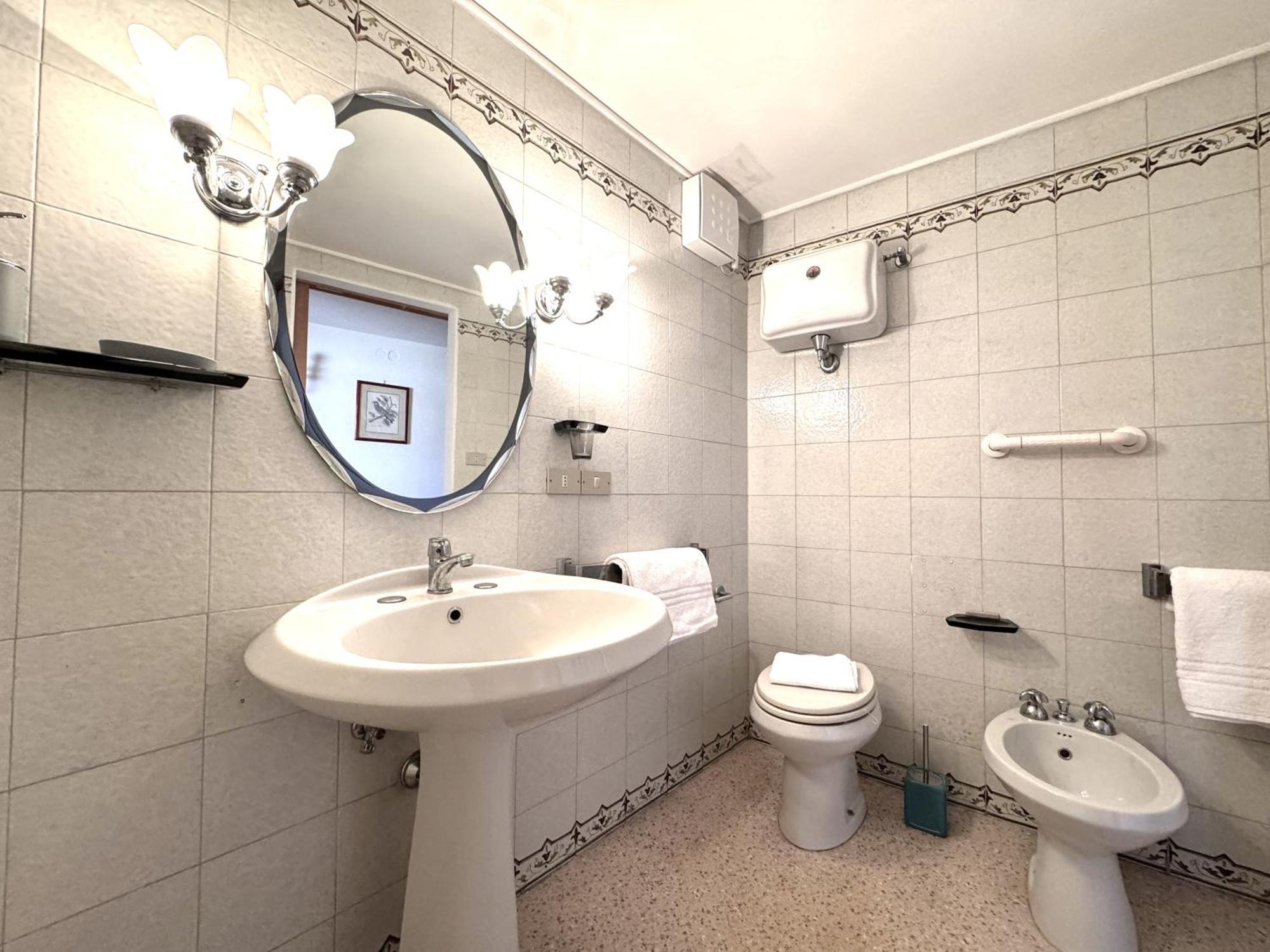 Via Del Poggio With A Big Terrace Apartment *