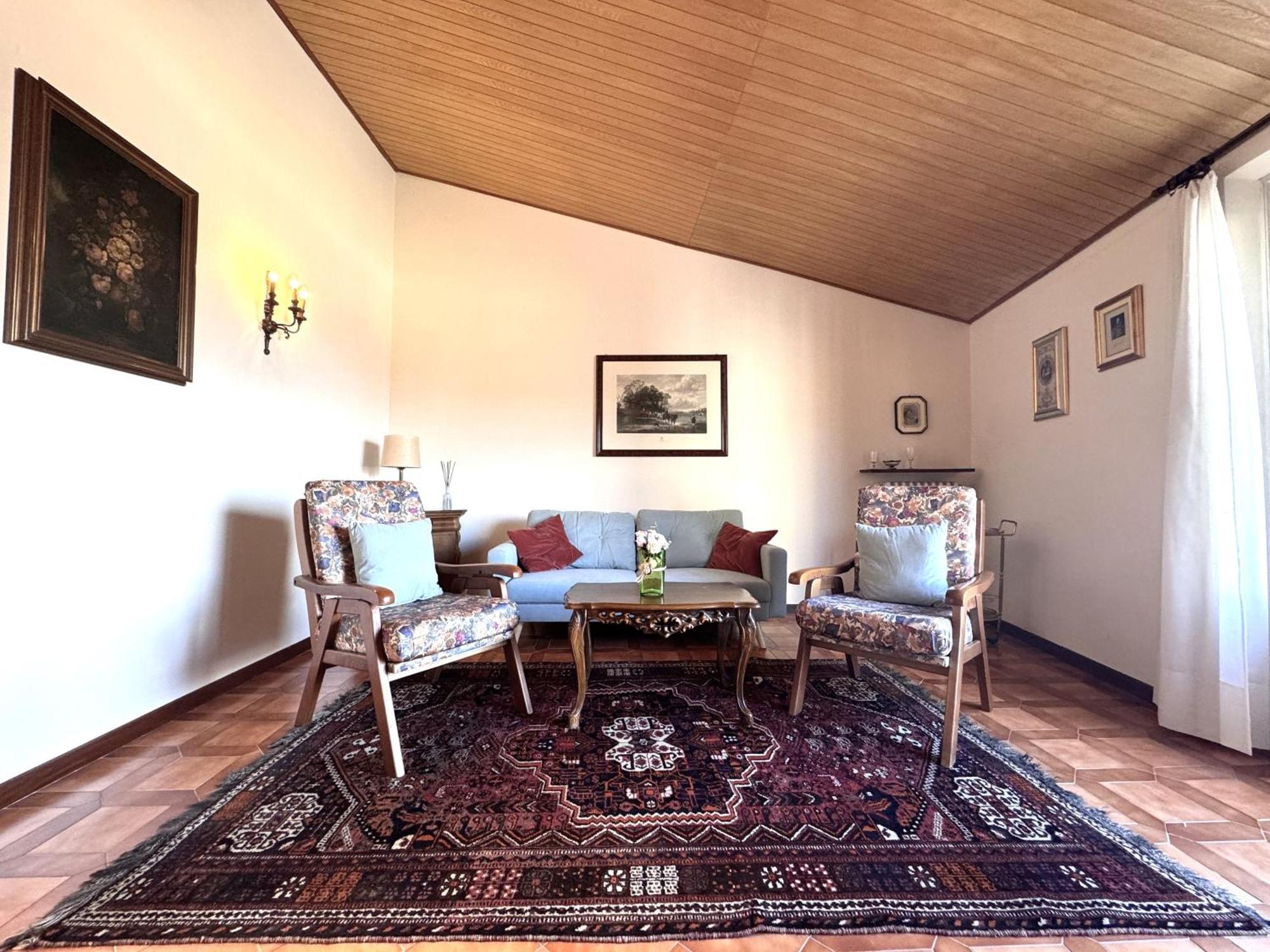 Via Del Poggio With A Big Terrace Apartment