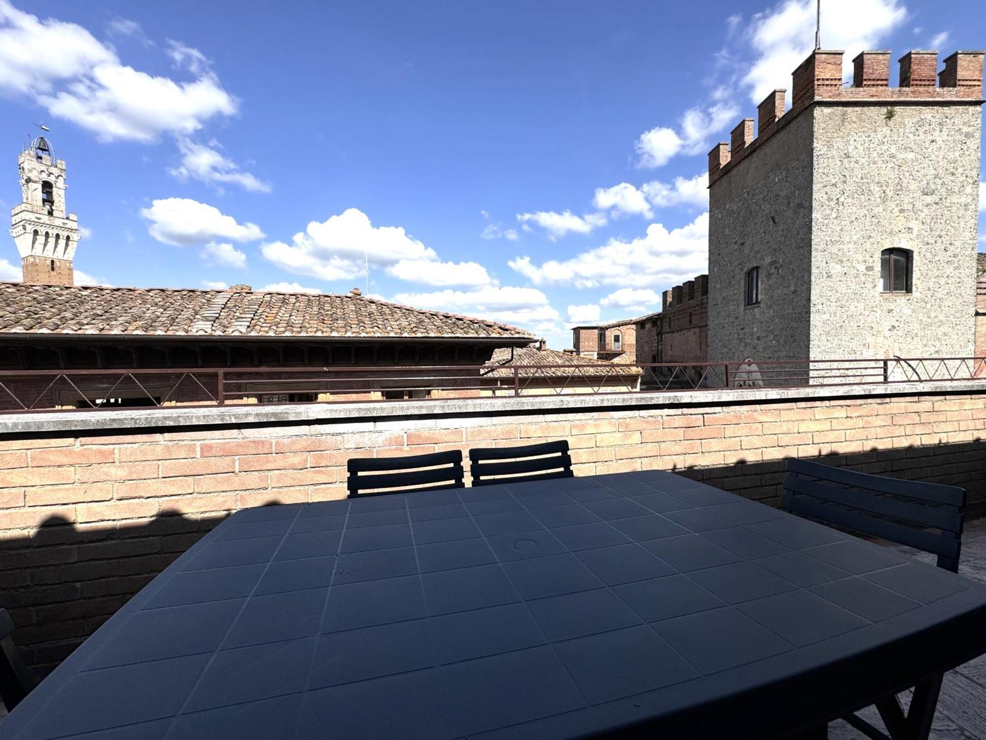 Via Del Poggio With A Big Terrace Apartment *